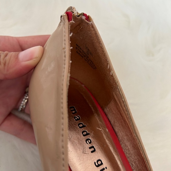 Madden girl nude pumps with red and gold detail zipper - Picture 3 of 5